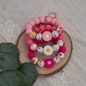 Summer Daisy Wristlet Keychain